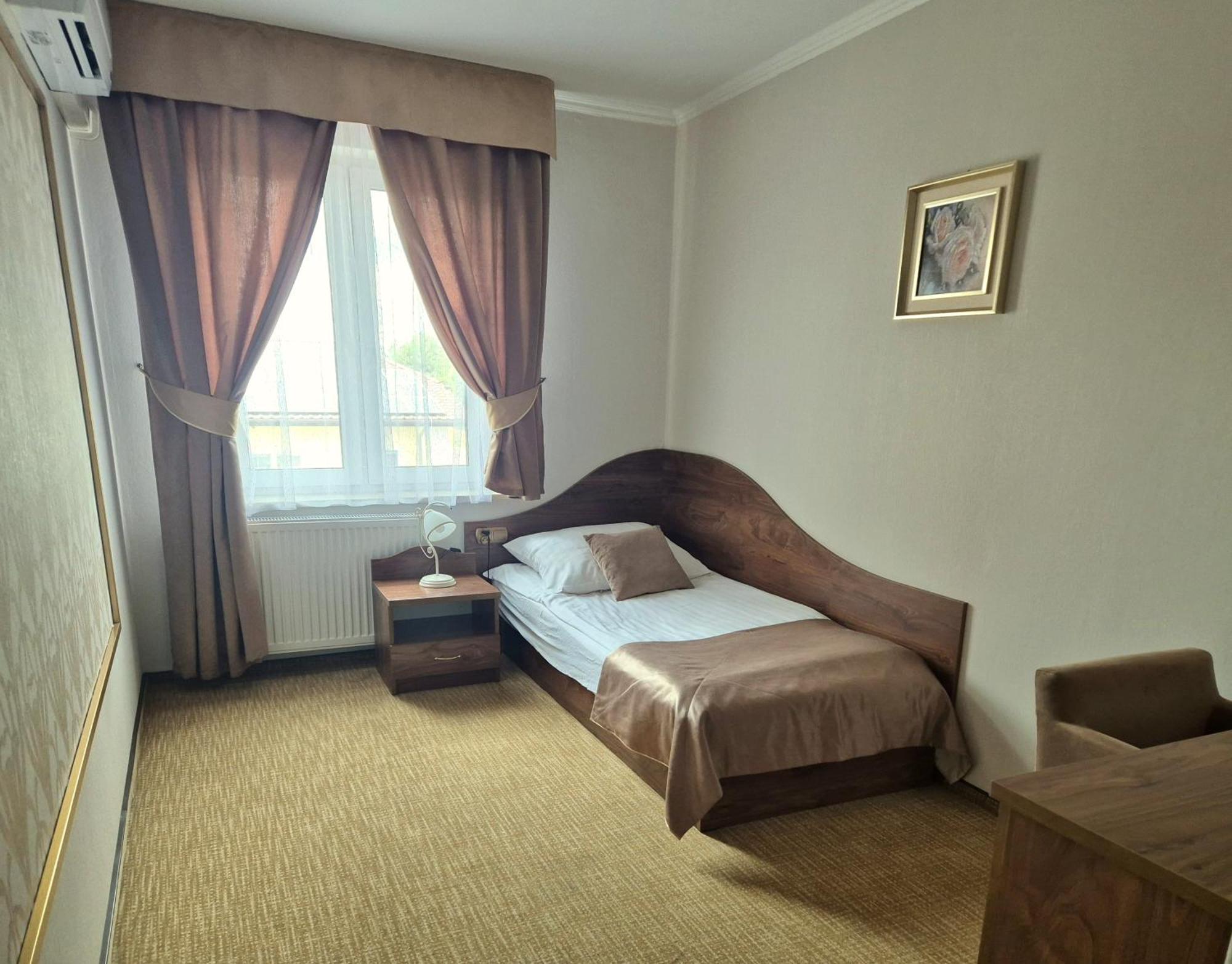 Dworek Nad Stawem & Laznia Piwna Ostrów Mazowiecka Dış mekan fotoğraf