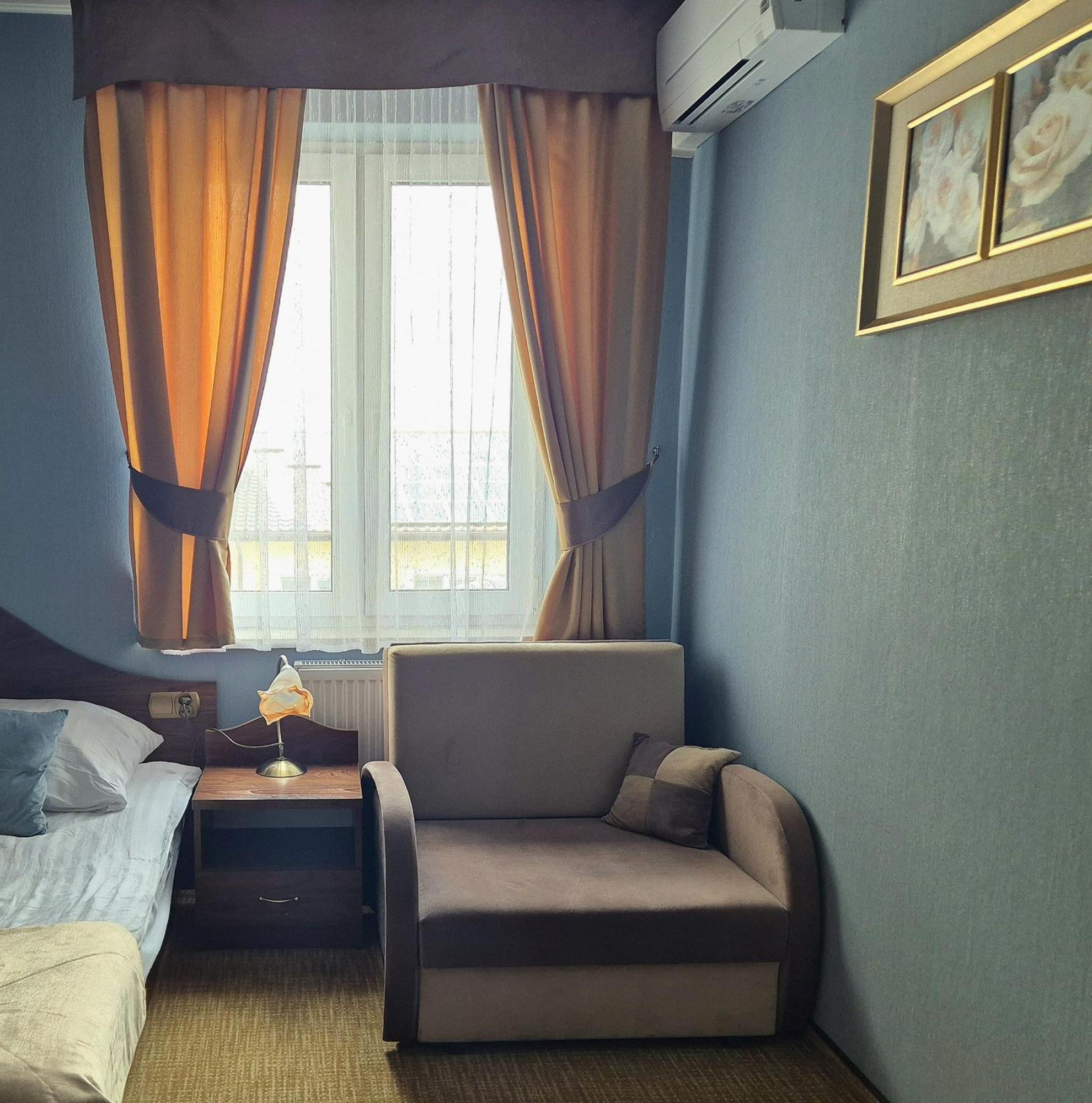 Dworek Nad Stawem & Laznia Piwna Ostrów Mazowiecka Dış mekan fotoğraf
